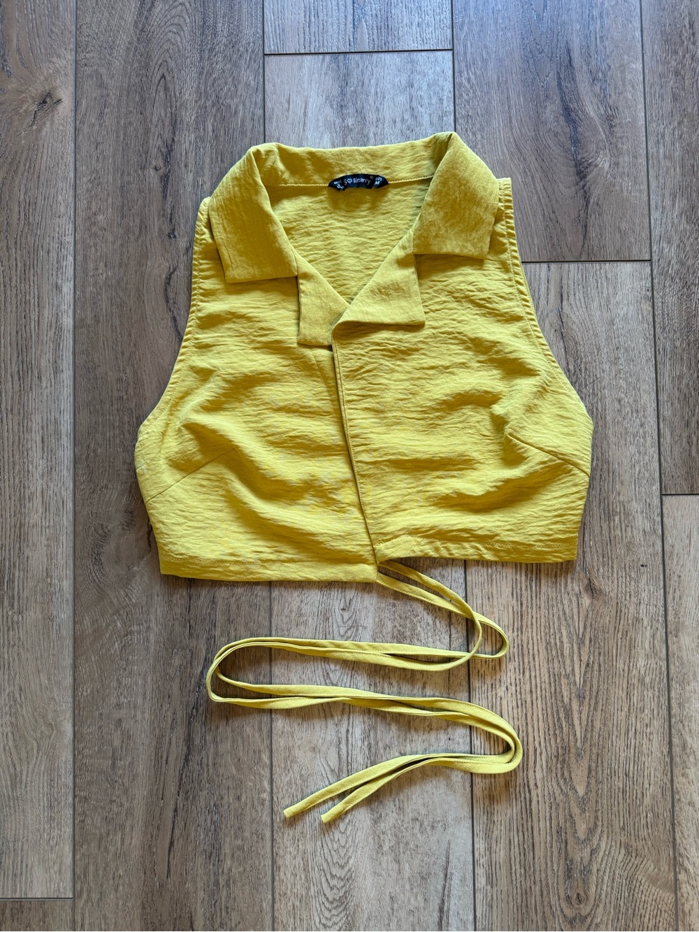 Sleeveless Collared Tie-Front Crop Top in Bright Yellow